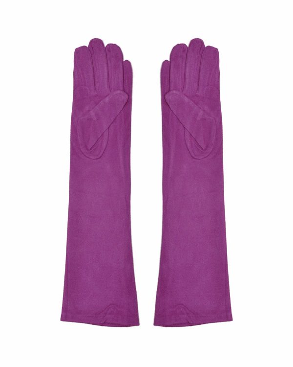 Guantes largos de antelina en color buganvilla, disponibles en la web de Juan Bernal. Elegantes y cálidos para los días fríos.