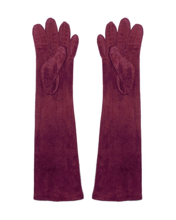 Guantes largos de antelina en color rojo vino profundo, disponibles en la web de Juan Bernal. Perfectos para añadir calidez y elegancia en días fríos.